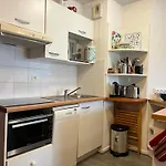 A Avec Piscine Chauffee Et Parking Prive - Fr-1-239-560
