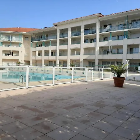 A Avec Piscine Chauffee Et Parking Prive - Fr-1-239-560 *