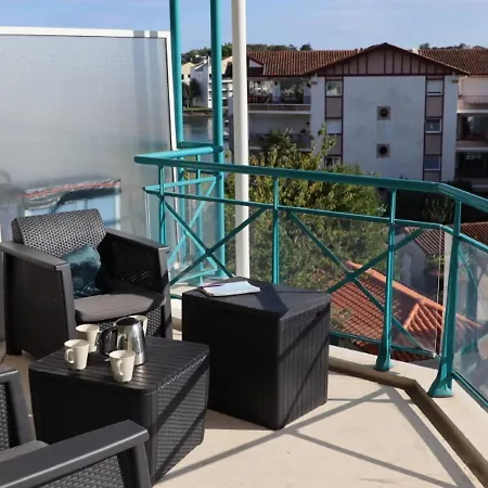 A Avec Piscine Chauffee Et Parking Prive - Fr-1-239-560 *