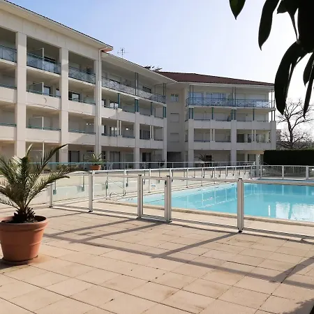 A Avec Piscine Chauffee Et Parking Prive - Fr-1-239-560