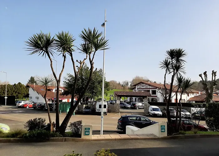 Appartamento à Avec Piscine Chauffée Et Parking Privé - Fr-1-239-560